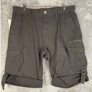 RED Saks Fifth Avenue Trim Fit Cargo Shorts Gray Size 33 Zip‎ Pocket Belt Loops